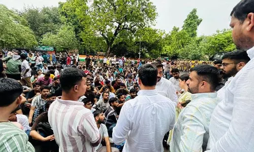 एनएसयूआई ने एसएससी अभ्यर्थियों पर लाठीचार्ज की निंदा की एनएसयूआई ने एसएससी अभ्यर्थियों पर लाठीचार्ज की निंदा की