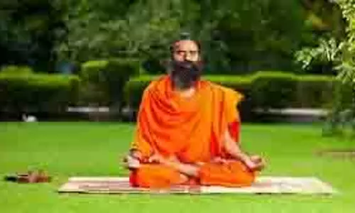 Lifestyle: बाबा रामदेव के योग और स्वस्थ दिनचर्या से रखें अपने स्वास्थ्य का ख्याल