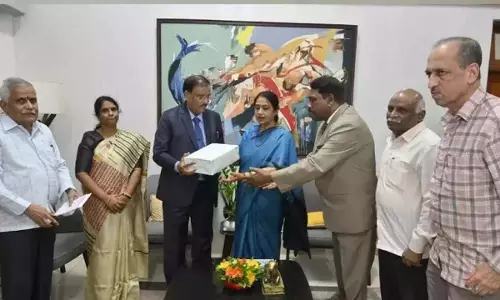 MUDA मामला: न्यायमूर्ति देसाई ने सरकार को रिपोर्ट सौंपी MUDA मामला: न्यायमूर्ति देसाई ने सरकार को रिपोर्ट सौंपी