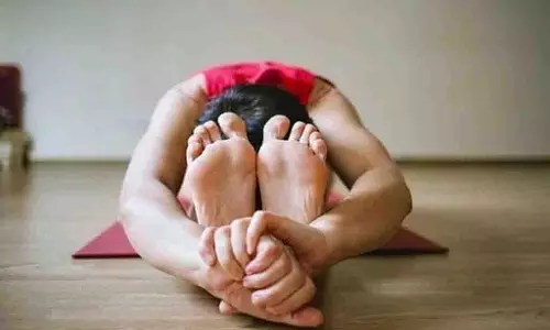 Yoga Tips: थायरॉइड की समस्या से परेशान हैं तो इन योगासनों का नियमित अभ्यास करें Yoga Tips: थायरॉइड की समस्या से परेशान हैं तो इन योगासनों का नियमित अभ्यास करें