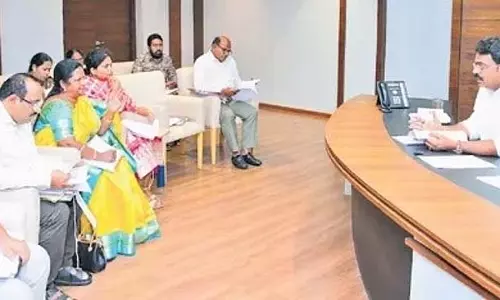 Bapatla कलेक्टर ने अधिकारियों को बाढ़ से निपटने के लिए तत्काल तैयार रहने का निर्देश दिया