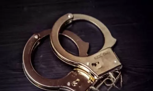Nandigama में 13 साल की लड़की की 40 साल के व्यक्ति से शादी के बाद मामला दर्ज Nandigama में 13 साल की लड़की की 40 साल के व्यक्ति से शादी के बाद मामला दर्ज