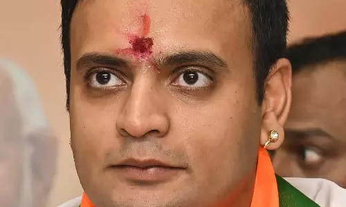 सांसदों का लोकसभा में राज्य के खिलाफ बोलना उचित नहीं: Tanveer Seth सांसदों का लोकसभा में राज्य के खिलाफ बोलना उचित नहीं: Tanveer Seth