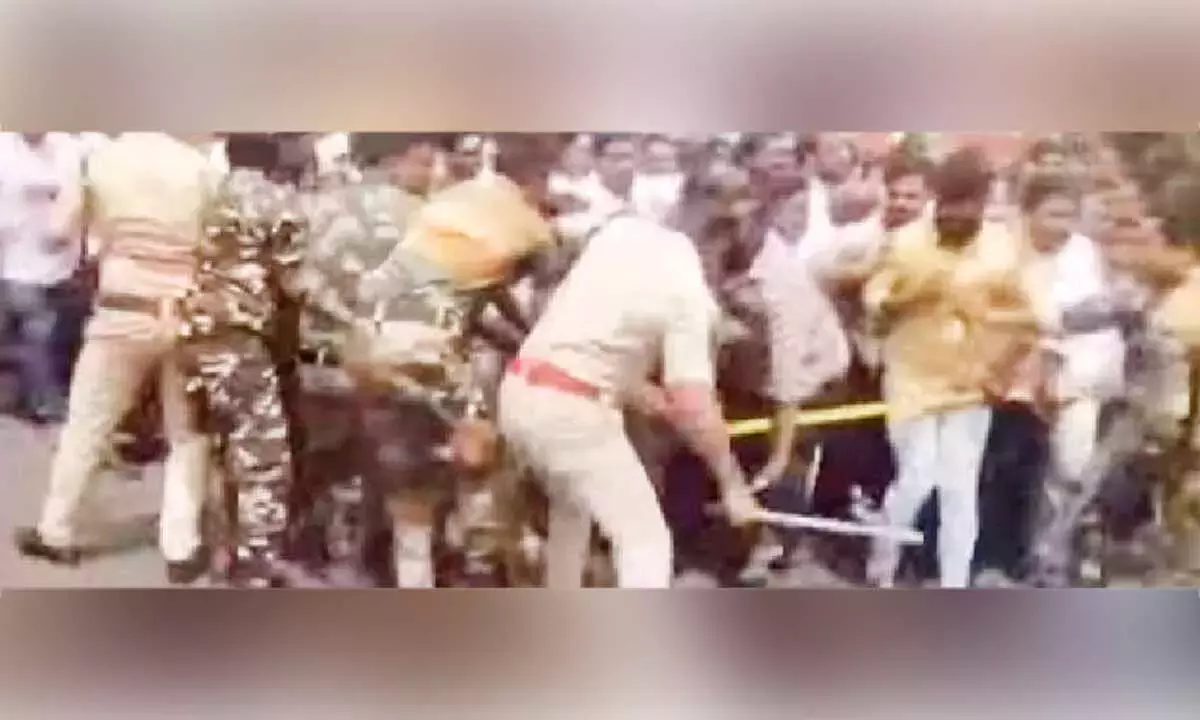 Andhra Pradesh : जगन ने नेल्लोर का दौरा किया, स्थिति तनावपूर्ण