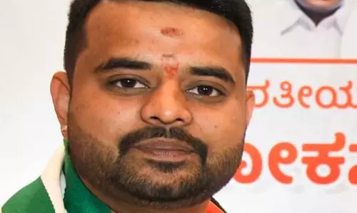 बलात्कार केस में प्रज्वल रेवन्ना दोषी करार, फूट-फूटकर रोए पूर्व MP बलात्कार केस में प्रज्वल रेवन्ना दोषी करार, फूट-फूटकर रोए पूर्व MP