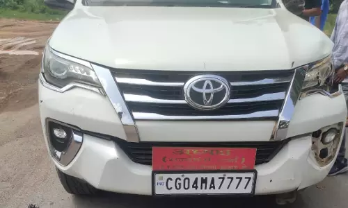 मोना सेन घायल, फरसगांव में सड़क हादसे का शिकार