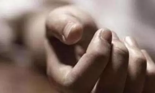 ग़ाज़ीपुर में मोमो विक्रेता ने एक व्यक्ति की चाकू मारकर हत्या कर दी ग़ाज़ीपुर में मोमो विक्रेता ने एक व्यक्ति की चाकू मारकर हत्या कर दी