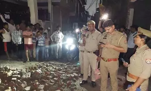 साहिबाबाद में बारिश के बाद फैक्ट्री की छत गिरने से पांच लोग घायल