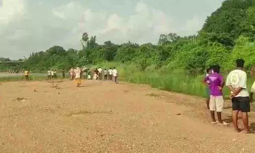 Khammam: मीनावोलु पुल के पास कट्टालेरु धारा में तीन मछुआरों के शव मिले
