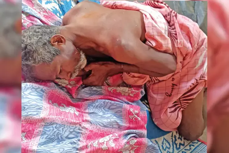 Kerala : कोल्लम में पूर्व पंचायत सदस्य जी रहा है बदहाली का जीवन Kerala : कोल्लम में पूर्व पंचायत सदस्य जी रहा है बदहाली का जीवन