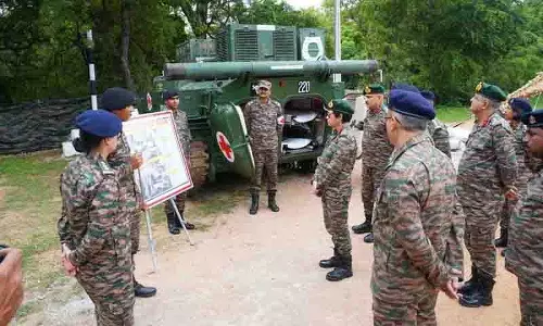 Lt Gen Sadhana Nair ने सिकंदराबाद सैन्य अस्पताल में तैयारियों का आकलन किया Lt Gen Sadhana Nair ने सिकंदराबाद सैन्य अस्पताल में तैयारियों का आकलन किया