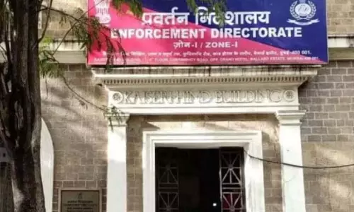 अमेरिकी नागरिकों को ठगने वाले फर्जी कॉल सेंटरों पर ईडी की छापेमारी अमेरिकी नागरिकों को ठगने वाले फर्जी कॉल सेंटरों पर ईडी की छापेमारी