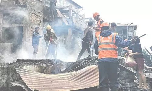 Sikkim : दार्जिलिंग में भीषण आग से वन क्षेत्र खाक Sikkim : दार्जिलिंग में भीषण आग से वन क्षेत्र खाक