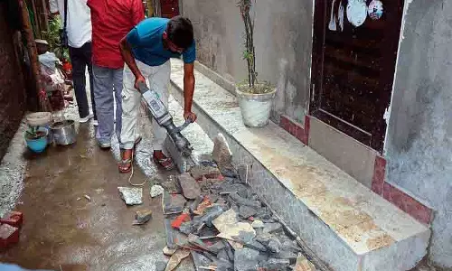 Jalandhar: ड्रग तस्कर की संपत्ति को नुकसान पहुंचाया गया Jalandhar: ड्रग तस्कर की संपत्ति को नुकसान पहुंचाया गया