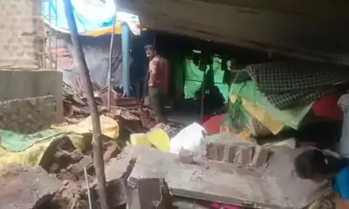 नर्मदापुरम में बारिश के चलते दीवार गिरी, मजदूर परिवार सुरक्षित बचा