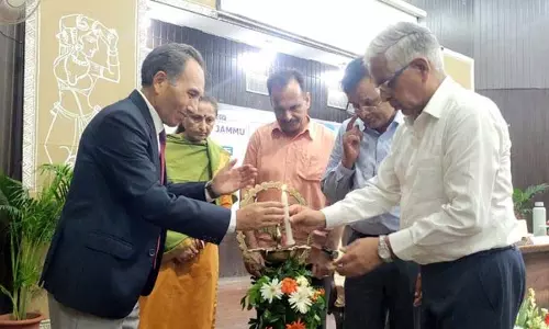 न्यायमूर्ति ताशी रबस्तान ने JU में विकसित भारत युवा कनेक्ट कार्यक्रम का उद्घाटन किया