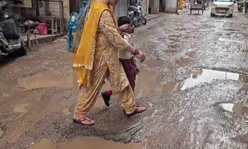 Chandigarh: डड्डूमाजरा में स्कूल जाना जोखिम भरा हो गया