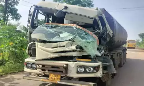 CG BREAKING: खड़ी ट्रक से टकराया ऑयल टैंकर, दो मजदूरों की मौके पर मौत, तीन गंभीर घायल