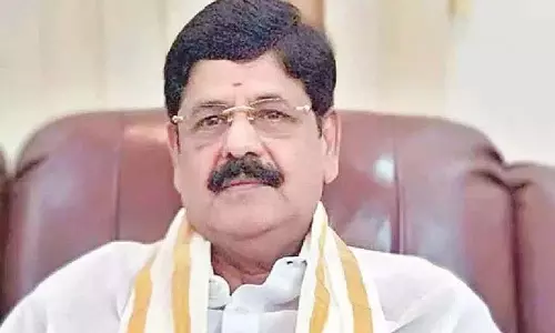 आंध्र प्रदेश के मंत्रियों का झंडा जगन पर