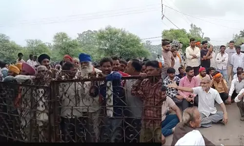 दो दिन की बारिश से रुका वितरण फिर शुरू, यूरिया पाने उमड़े किसान दो दिन की बारिश से रुका वितरण फिर शुरू, यूरिया पाने उमड़े किसान