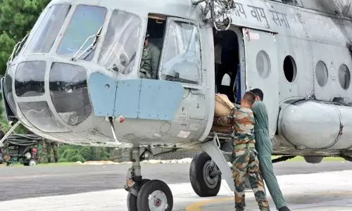Manipur: चुराचांदपुर में भारतीय वायुसेना और असम राइफल्स द्वारा संयुक्त राहत अभियान चलाया गया