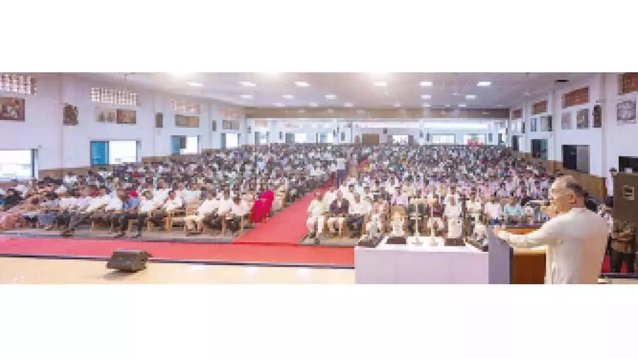 Karnataka: शिक्षा-रोजगार के बीच की खाई को पाटने के लिए प्रगति 2025 का शुभारंभ Karnataka: शिक्षा-रोजगार के बीच की खाई को पाटने के लिए प्रगति 2025 का शुभारंभ