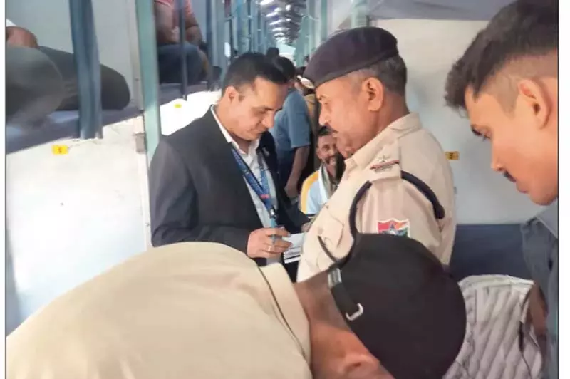 जम्मू संभाग ने जुलाई में टिकट जांच से 38 लाख रुपये का राजस्व अर्जित किया जम्मू संभाग ने जुलाई में टिकट जांच से 38 लाख रुपये का राजस्व अर्जित किया