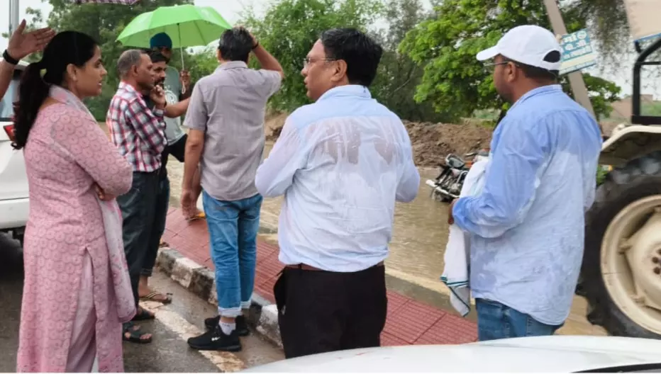 Ganganagar: भारी बारिश के बीच जिला प्रशासन का अलर्ट, कंट्रोल रूम पर दें जरूरी सूचनाएं Ganganagar: भारी बारिश के बीच जिला प्रशासन का अलर्ट, कंट्रोल रूम पर दें जरूरी सूचनाएं
