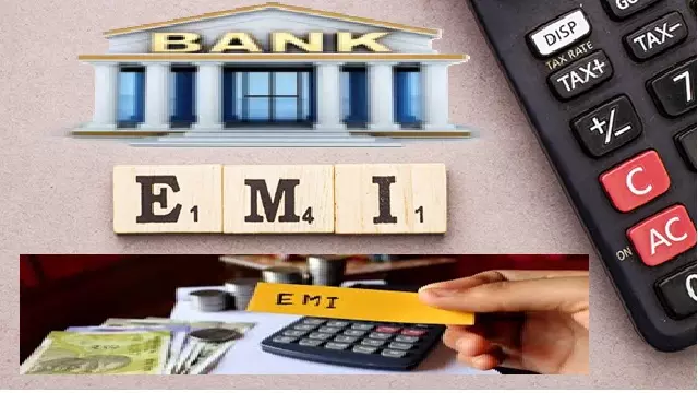 चौंकाने वाली बात! पति द्वारा EMI न चुकाने पर झांसी की महिला को निजी बैंक ने बंधक बना लिया चौंकाने वाली बात! पति द्वारा EMI न चुकाने पर झांसी की महिला को निजी बैंक ने बंधक बना लिया