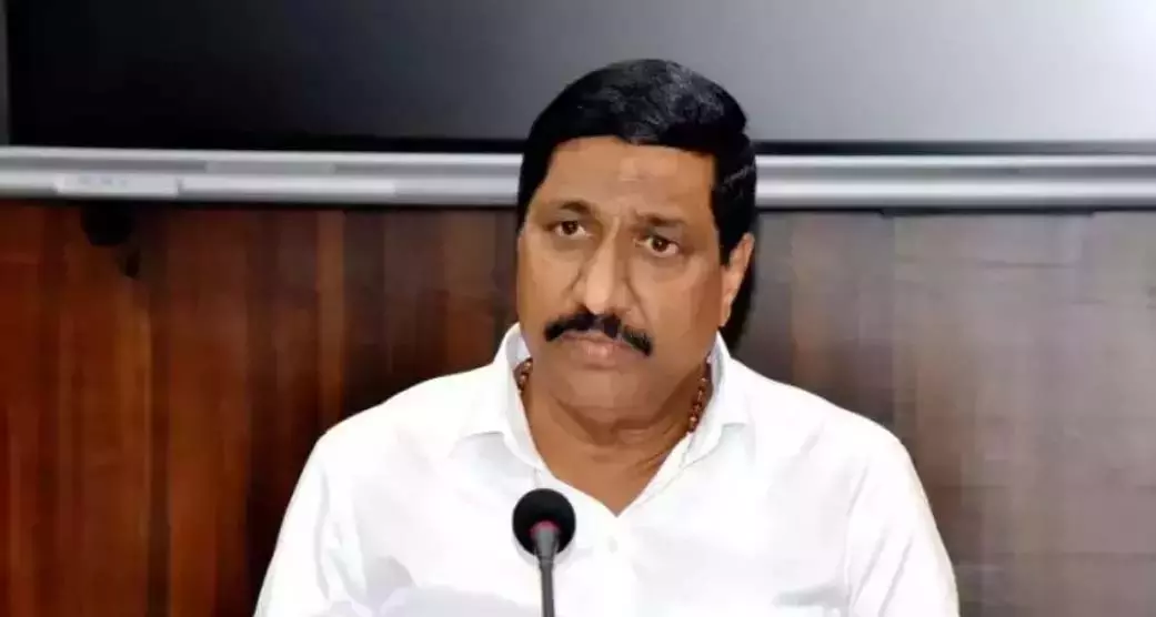 मंत्री ने कहा- Jagan को सार्वजनिक रूप से आने का कोई नैतिक अधिकार नहीं मंत्री ने कहा- Jagan को सार्वजनिक रूप से आने का कोई नैतिक अधिकार नहीं