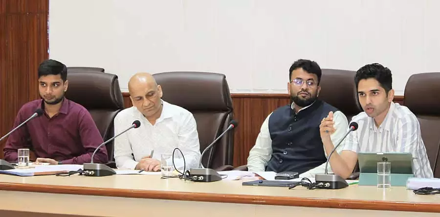 Belgaum : शिक्षा की गुणवत्ता बढ़ाने का आह्वान Belgaum : शिक्षा की गुणवत्ता बढ़ाने का आह्वान