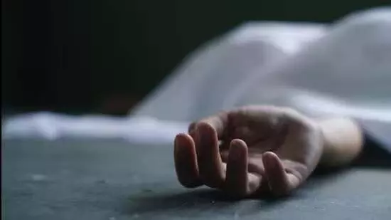 IIT बॉम्बे का छात्र परिसर में मृत मिला, आत्महत्या का संदेह IIT बॉम्बे का छात्र परिसर में मृत मिला, आत्महत्या का संदेह
