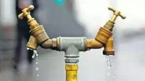 Telangana: कई इलाकों में लोगों ने कम पानी के दबाव की शिकायत की Telangana: कई इलाकों में लोगों ने कम पानी के दबाव की शिकायत की