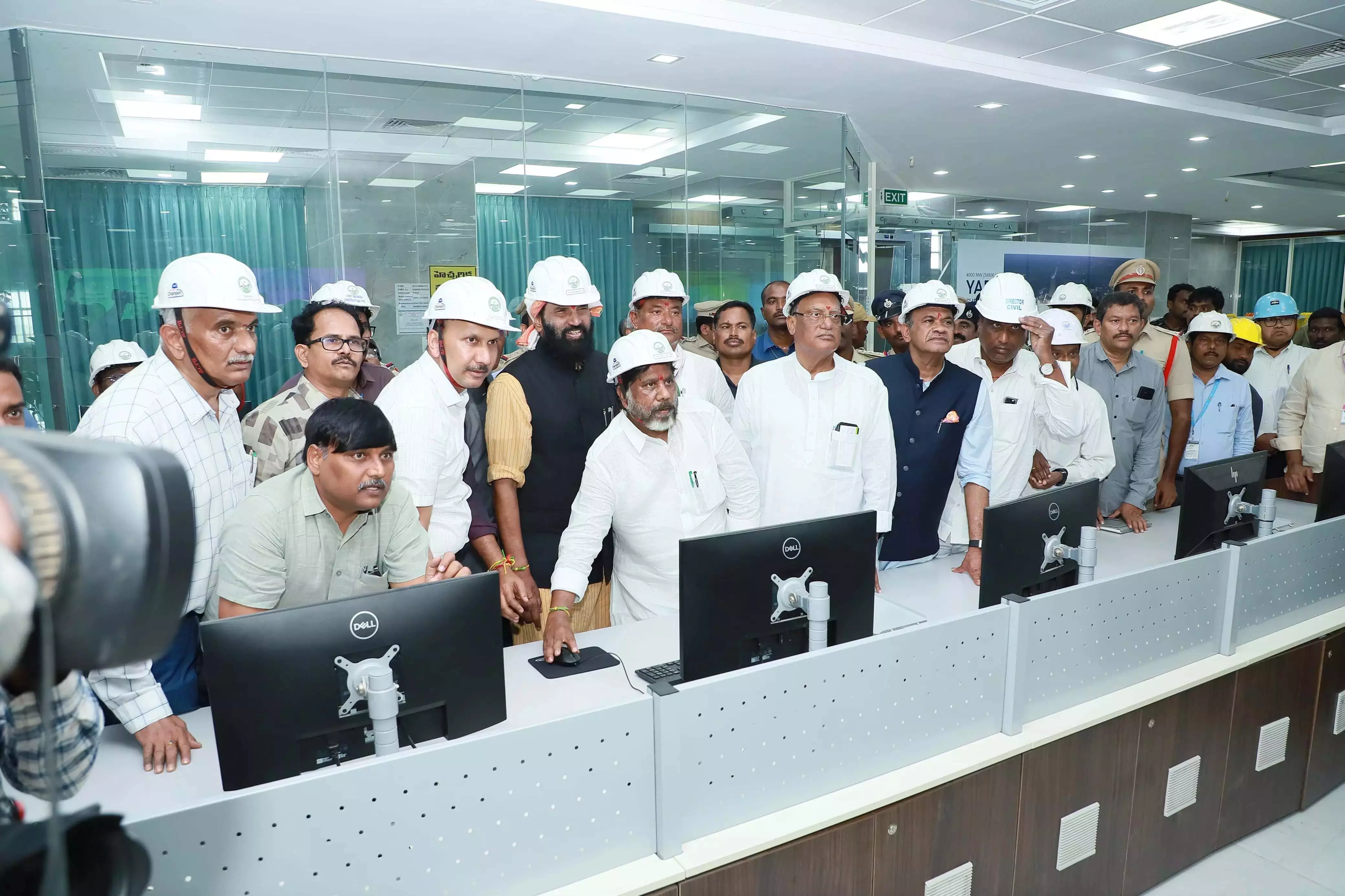 Telangana: भट्टी ने यदाद्री पावर प्लांट इकाई चालू की Telangana: भट्टी ने यदाद्री पावर प्लांट इकाई चालू की