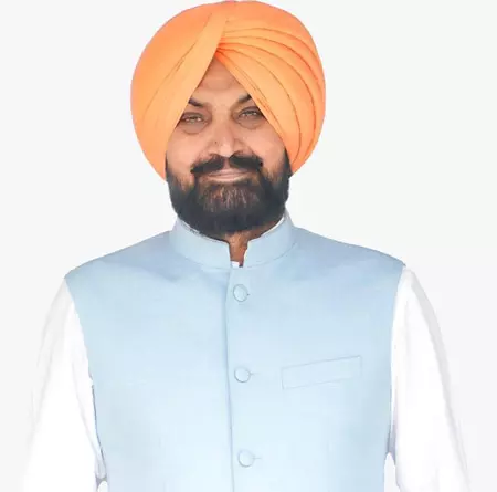 पंजाब: रणजीत गिल के कई ठिकानों पर विजिलेंस की छापेमारी पंजाब: रणजीत गिल के कई ठिकानों पर विजिलेंस की छापेमारी