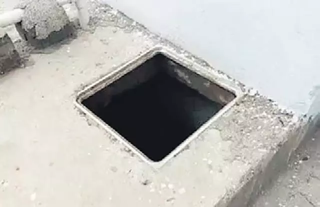 होसानगरा सरकारी स्कूल के पानी के टैंक में कीटनाशक मिलाए जाने की CM ने कड़ी निंदा की होसानगरा सरकारी स्कूल के पानी के टैंक में कीटनाशक मिलाए जाने की CM ने कड़ी निंदा की