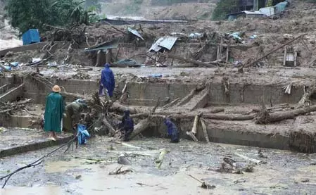वियतनाम में आई बाढ़ से 8 लोगों की मौत, 3 लापता वियतनाम में आई बाढ़ से 8 लोगों की मौत, 3 लापता