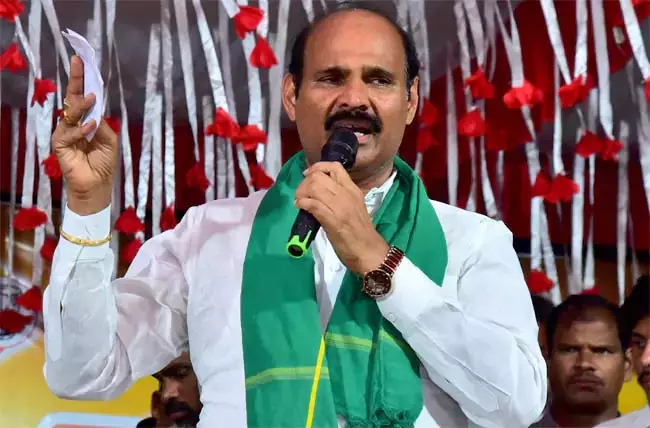 YSRCP सरकार को 1,674 करोड़ बकाया: मंत्री पार्थसारधि YSRCP सरकार को 1,674 करोड़ बकाया: मंत्री पार्थसारधि