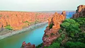 Telangana: गंडिकोटा को एक प्रमुख पर्यटन स्थल के रूप में विकसित करने की मास्टर प्लान Telangana: गंडिकोटा को एक प्रमुख पर्यटन स्थल के रूप में विकसित करने की मास्टर प्लान