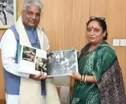 Dehradun: नई दिल्ली में ऋतु खण्डूड़ी ने केंद्रीय वन मंत्री से की शिष्टाचार भेंट Dehradun: नई दिल्ली में ऋतु खण्डूड़ी ने केंद्रीय वन मंत्री से की शिष्टाचार भेंट