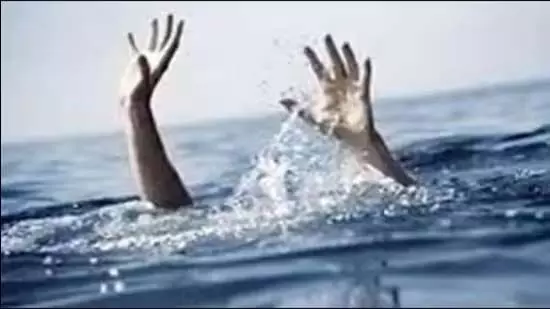 नरसिंहपुर में हाथीनाला-बिल्डा झरने में 12वीं कक्षा के तीन छात्र डूबे नरसिंहपुर में हाथीनाला-बिल्डा झरने में 12वीं कक्षा के तीन छात्र डूबे