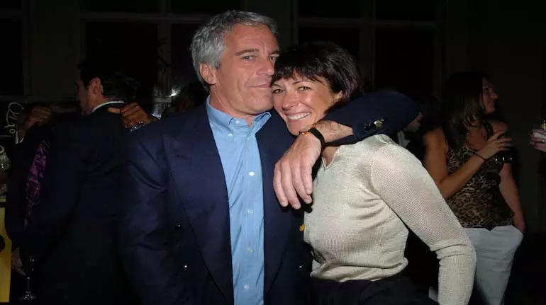 Epstein case की नए सिरे से जांच के बाद गिस्लेन मैक्सवेल को टेक्सास जेल कैंप में स्थानांतरित कर दिया Epstein case की नए सिरे से जांच के बाद गिस्लेन मैक्सवेल को टेक्सास जेल कैंप में स्थानांतरित कर दिया