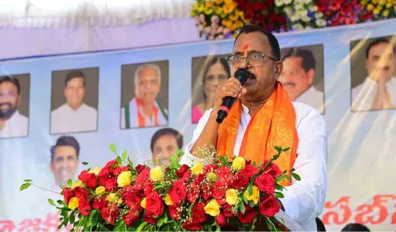 सांसद मल्लू रवि ने मंत्री जुपल्ली के समर्थकों पर निशाना साधा सांसद मल्लू रवि ने मंत्री जुपल्ली के समर्थकों पर निशाना साधा