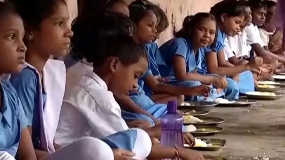 PM पोषण योजना में बदलाव, ओडिशा के छात्रों को अंडे की जगह फल PM पोषण योजना में बदलाव, ओडिशा के छात्रों को अंडे की जगह फल