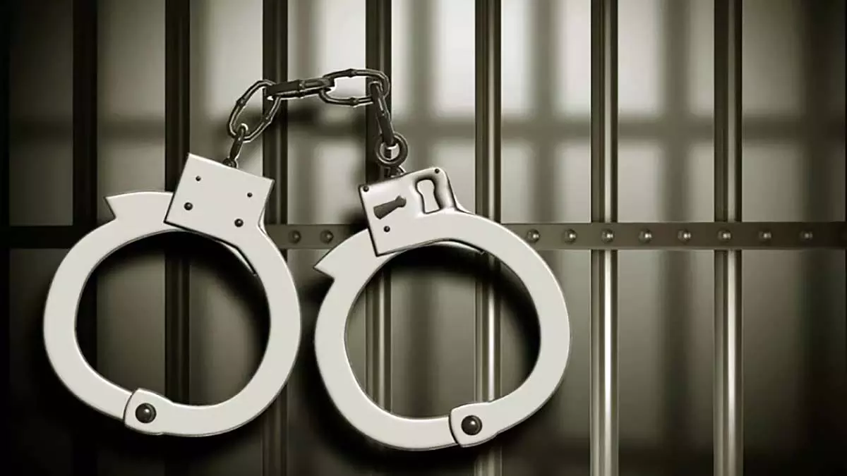 रबाले पुलिस की बड़ी कार्रवाई, ₹14.4 लाख का प्रतिबंधित गुटखा जब्त रबाले पुलिस की बड़ी कार्रवाई, ₹14.4 लाख का प्रतिबंधित गुटखा जब्त