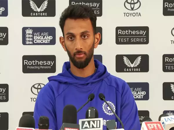 अगर मेरे खेलने के दौरान मेरे कौशल का हर पहलू बेहतर होता है...: कृष्णा ने दो टेस्ट मैचों से बाहर होने पर कहा अगर मेरे खेलने के दौरान मेरे कौशल का हर पहलू बेहतर होता है...: कृष्णा ने दो टेस्ट मैचों से बाहर होने पर कहा