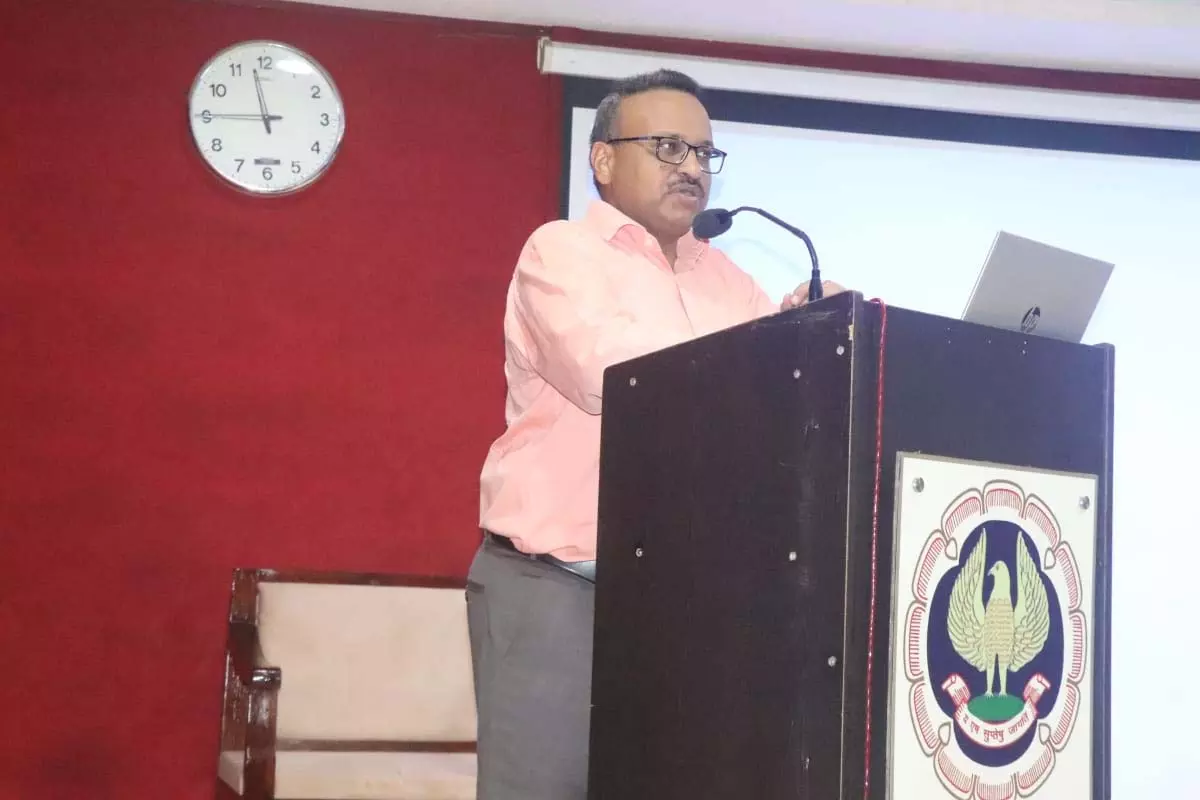 दुर्ग पुलिस द्वारा फाइनेंशियल मैनेजमेंट जागरूकता कार्यक्रम का आयोजन दुर्ग पुलिस द्वारा फाइनेंशियल मैनेजमेंट जागरूकता कार्यक्रम का आयोजन