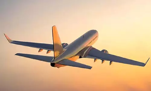 फ्लाइट में झटके, 25 यात्री हुए घायल