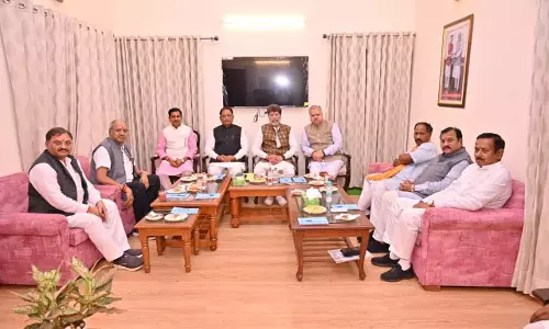 केंद्रीय राज्यमंत्री तोखन साहू के निवास में हुई बीजेपी की अहम बैठक, CM साय-बृजमोहन रहे मौजूद केंद्रीय राज्यमंत्री तोखन साहू के निवास में हुई बीजेपी की अहम बैठक, CM साय-बृजमोहन रहे मौजूद