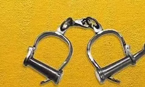 MP में भीड़ में डकैती के आरोप में 4 महिलाएं गिरफ्तार